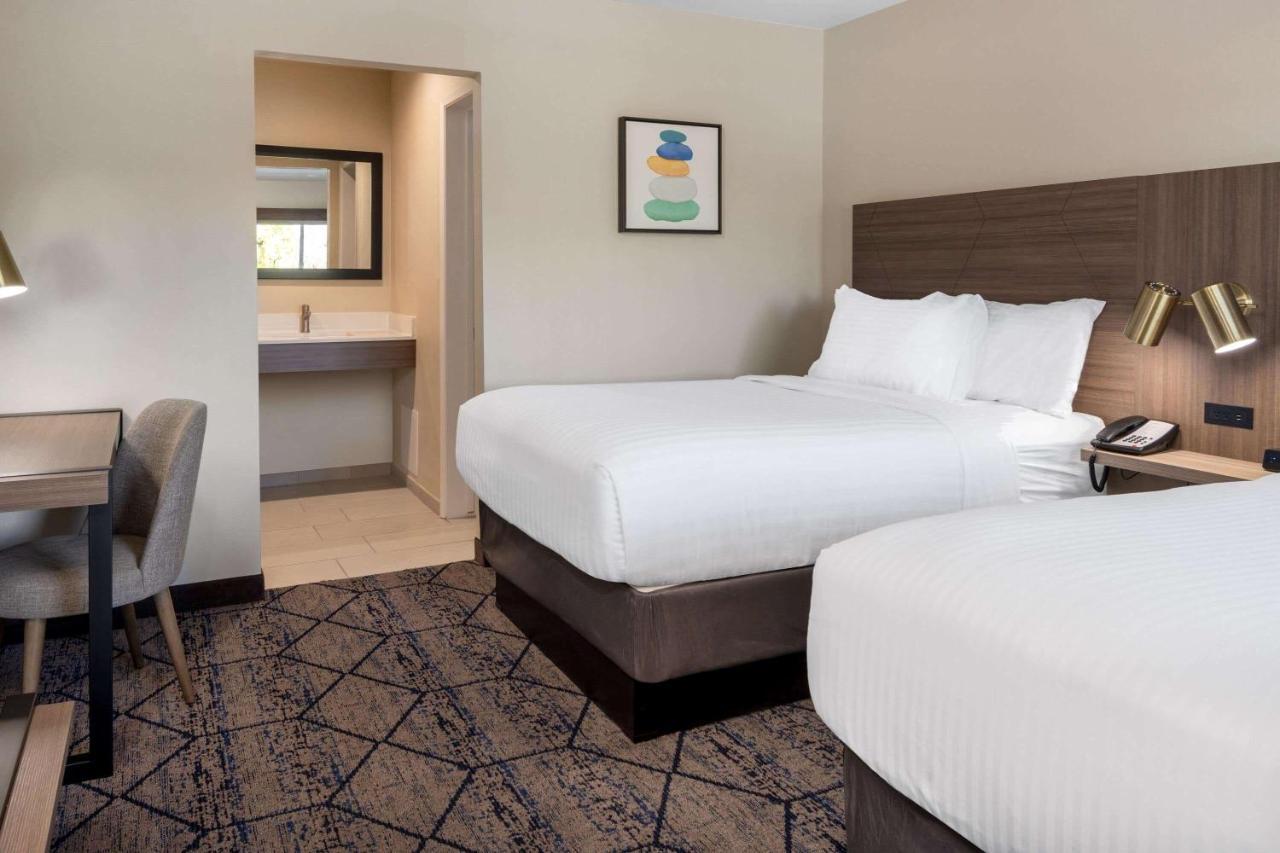 Ramada By Wyndham Modesto Yosemite Area Hotel Exterior photo