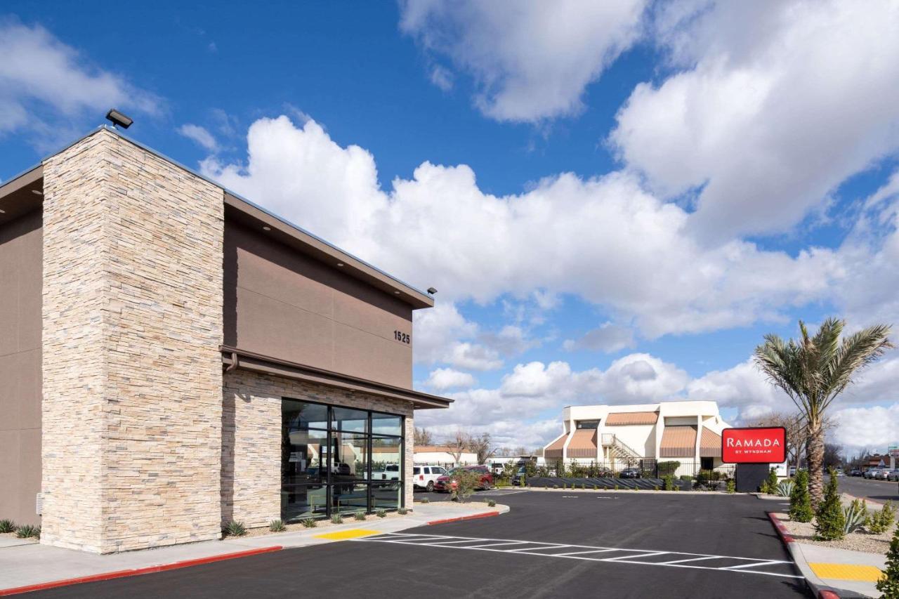 Ramada By Wyndham Modesto Yosemite Area Hotel Exterior photo